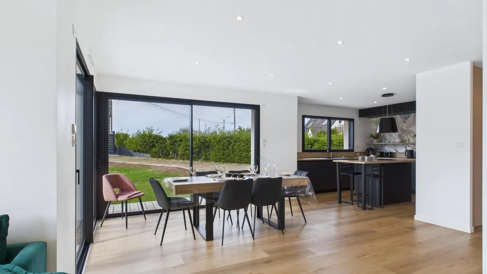 Maison Moderne Pour 8 A 400M De La Plage Plouguerneau